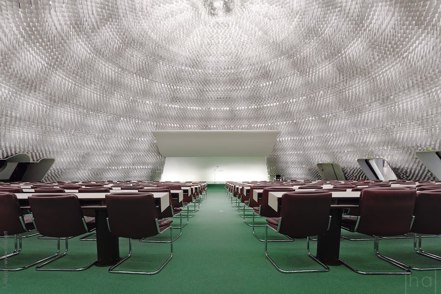 salle-conference-espace-Niemeyer-Paris